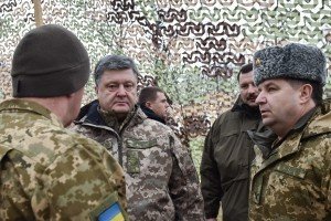На Донеччині Президент відвідав Центр управління у зоні проведення АТО