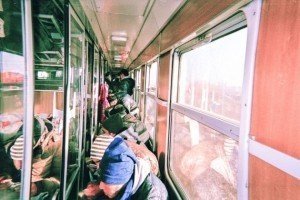 Німецький фотограф запропонував біженцям знімати їхній шлях до Європи на одноразові камери