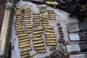 У Києві у луганчанина, який жив у гаражі, вилучили арсенал зброї