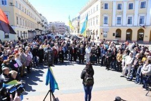 В Одесі сотні людей зібралися на мітинг проти прокурора 