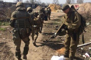 Окупанти обстрілюють українських військових з важкої зброї біля Авдіївки