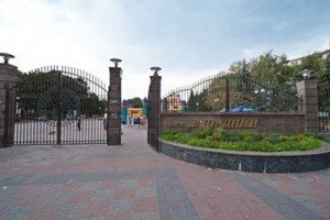 У столиці з'явилася алея українсько-грузинської дружби