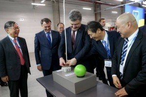 Порошенко на відкритті заводу Fujikura на Львівщині: "Це лише перший етап"