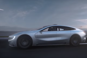 У Китаї показали перший у світі електрокар з автопілотом