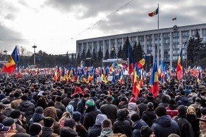 У Молдові почалися масові протести, активісти заблокували уряд