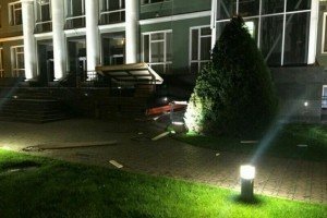 В Одесі невідомі з гранатомету обстріляли будівлю банку