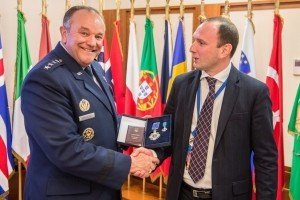Президент нагородив екс-командувача НАТО в Європі орденом Ярослава Мудрого