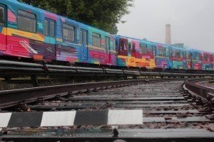 У столичному метро запустили різнокольоровий потяг