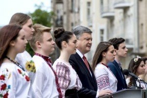 Порошенко: Україні на шляху до ЄС потрібно подолати два виклики - побороти російську агресію і провести реформи