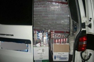 Посольство України зловили на контрабанді цигарок під виглядом "дипвантажу"