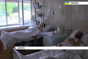 До Дніпра евакуювали сімох бійців АТО - відео з лікарні