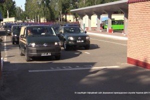 До кордону рушила колона нової техніки від Президента 