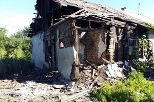 Поліція оприлюднила фото нічного обстрілу бойовиками житлового сектору Торецька