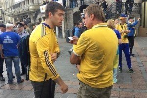 Українських фанів у Ліллі атакували не німці, а "20 рашистів у балаклавах" – родич постраждалого