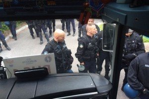 У Франції поліція затримала автобус з футбольними фанами РФ