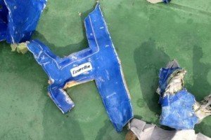 Пошукова операція віднайшла уламки зниклого лайнера EgyptAir