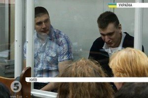 Суд продовжив арешт п'яти екс-"беркутівців" у справі про розстріли на Майдані