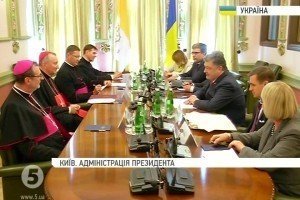 Порошенко обговорив з представником Святого Престолу питання російської агресії