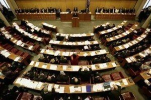 Парламент Хорватії майже одноголосно вирішив саморозпуститися