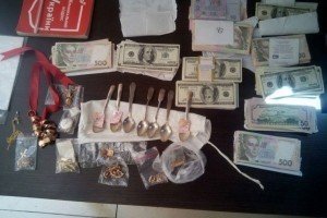 СБУ вилучила у районі ‪‎АТО‬ гроші та коштовності на 1,5 млн грн