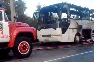У Криму дотла вигорів пасажирський автобус, що перевозив дітей