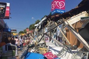 У Києві перекрили рух через демонтаж МАФів