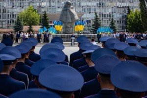 Порошенко – про чесність поліцейських: "І сам не бере, і запропонувати лячно"