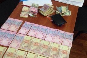 Хабарники в юстиції: на Харківщині затримали високопоставлених "здирників" управління юстиції