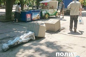 В окупованому Севастополі повалили пам'ятник маленькому Леніну