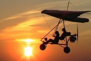 СБУ затримала винахідників, що планували контрабанду цигарок до Європи дельтапланом