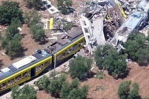 Жертвами зіткнення поїздів в Італії стали щонайменше 20 людей