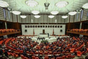 Парламент Туреччини підтримав введення надзвичайного стану