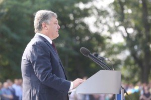 Порошенко: Те, що відбувається на Сході, називається "нашестям чужинців"