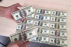 На Черкащині на хабарі майже у $200 тис. спіймали сільського голову