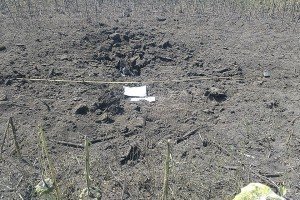У Мар'їнці чоловікові, який порав на городі, в ногу влучив осколок від ворожого снаряду