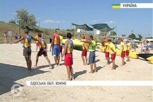 "Пляжний патруль" в Одесі: як тренуються рятувальники на воді &ndash; відео