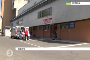 До лікарні ім. Мечникова доправили пораненого спецпризначенця