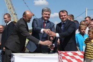 Порошенко: Сьогодні інвестори своїми грошима голосують за наше європейське майбутнє