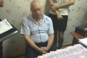 В Одесі на хабарі схопили інспектора головному управління Держпраці та двох екологів