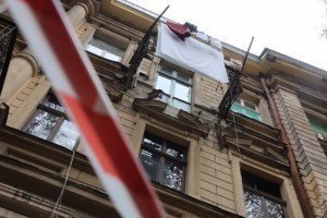 У центрі Одеси обвалився балкон, є постраждалі 