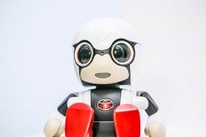 У Японії презентували робота-малюка &ndash; рятівника від самотності для похилих японців 