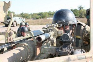 Порошенко та Гройсман привітали українських артилеристів, ракетників та військових інженерів із професійним святом
