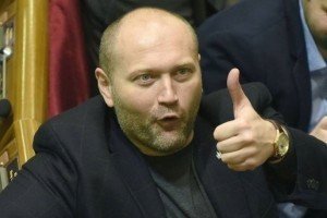 "Не приїхав на дуель і не захистив Скабєєву": Береза біля Верховної Ради потролив "рязанське непорозуміння" – відео