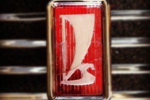У Києві невідомі на іномарці "підрізали" ВАЗ та викрали з нього 1 мільйон гривень