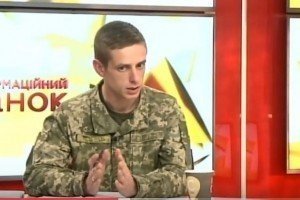 Військовий ЗСУ: сьогодні вітати потрібно не тільки нас, а й усіх українців