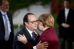"Нормандські переговори": слідом за українським Президентом до резиденції Меркель прибув Олланд