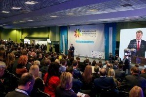 Порошенко: Україна відходить від політики виживання