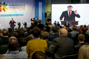 Порошенко – декларантам: Поясни, де ти, голубе сизий, взяв ці гроші?