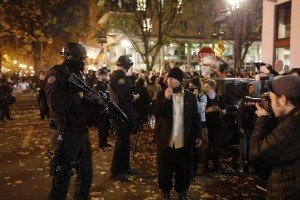 В Орегоні демонстрації проти Трампа переросли у масові заворушення &ndash; фото та відео