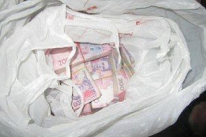 35-річний українець намагався вивезти до окупантів майже 2 млн грн